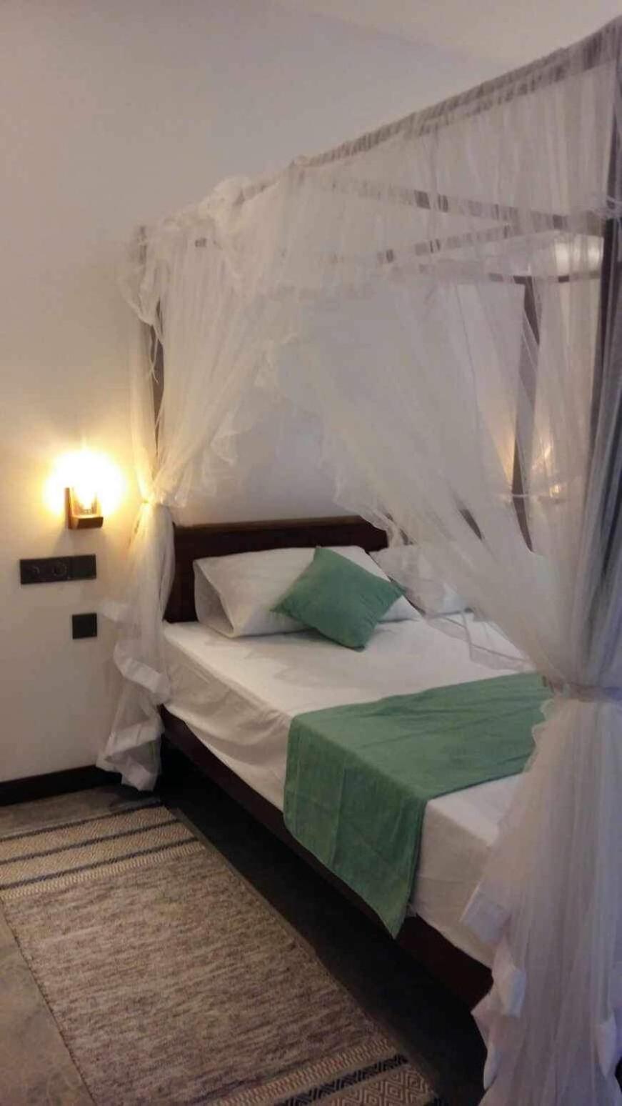 New Ocean Breeze Madiha Hotell Matara Exteriör bild