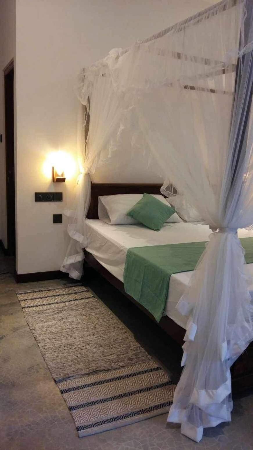 New Ocean Breeze Madiha Hotell Matara Exteriör bild