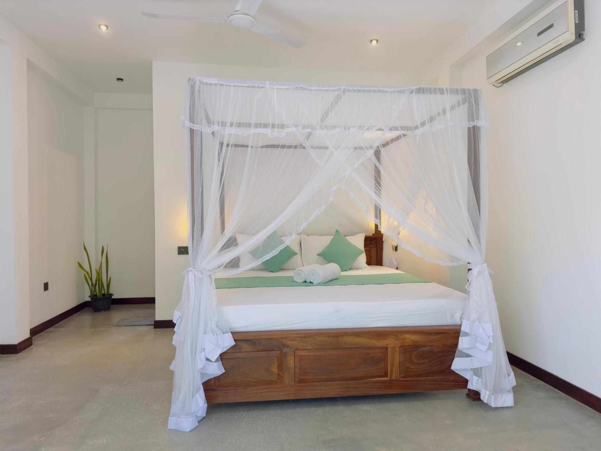 New Ocean Breeze Madiha Hotell Matara Exteriör bild